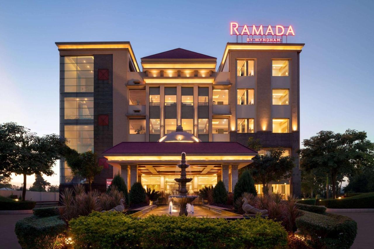 Ramada By Wyndham Varanasi Katesar Hotel Chandauli Exterior photo