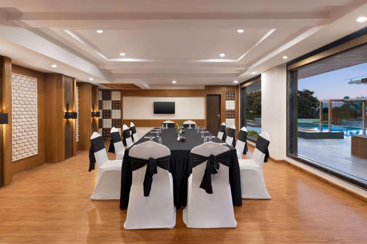 Ramada By Wyndham Varanasi Katesar Chandauli Exterior photo