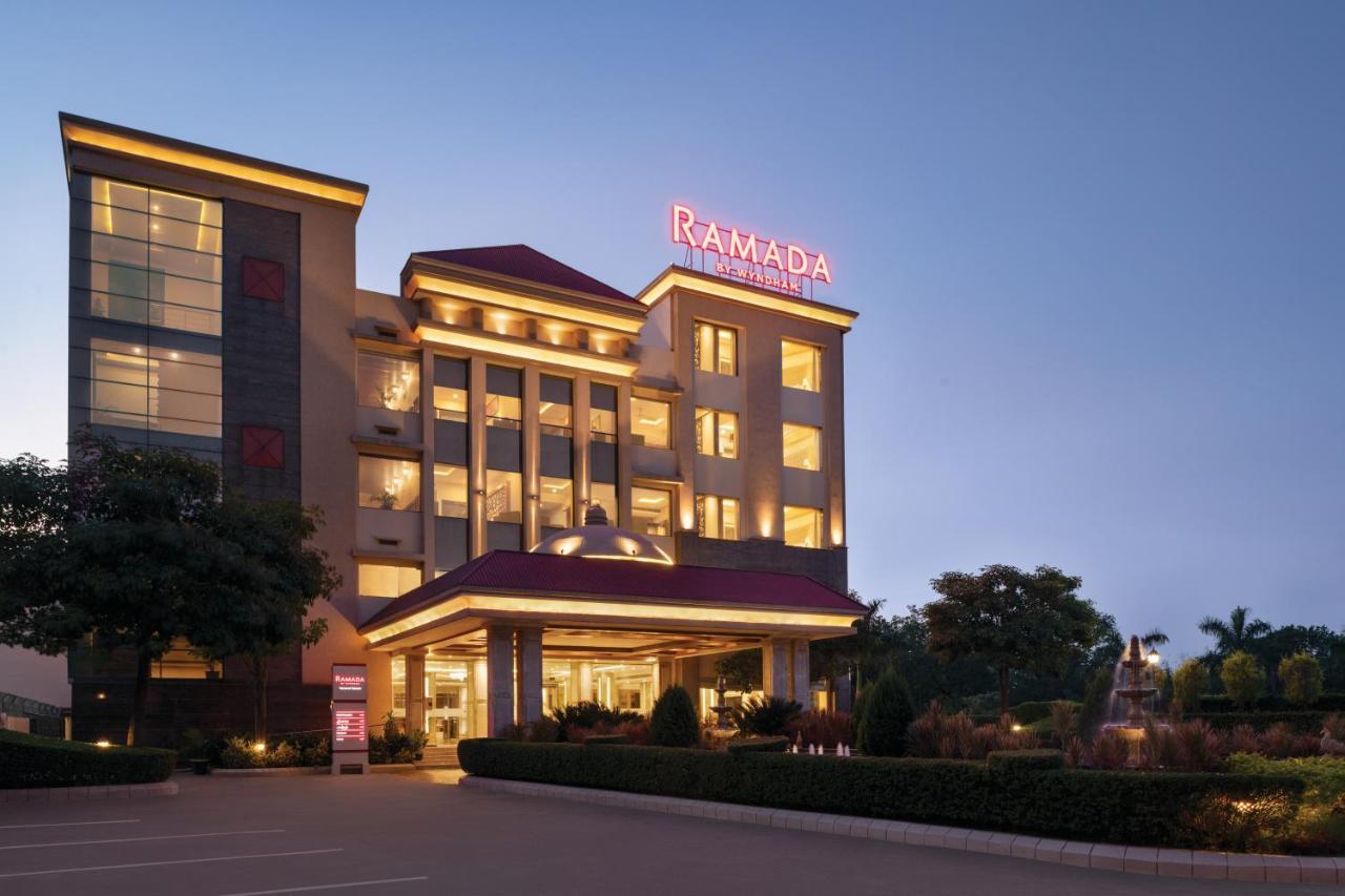 Ramada By Wyndham Varanasi Katesar Hotel Chandauli Exterior photo