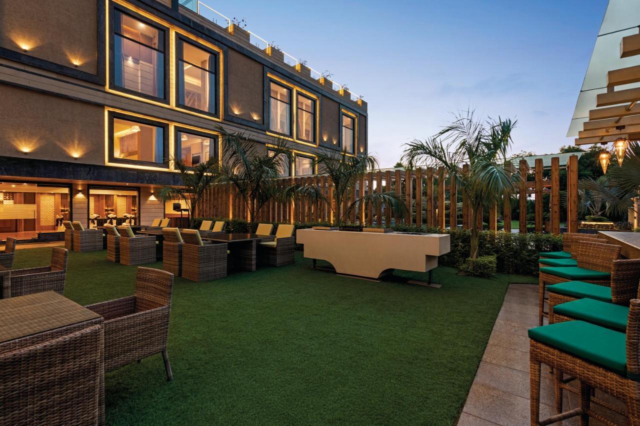 Ramada By Wyndham Varanasi Katesar Chandauli Exterior photo