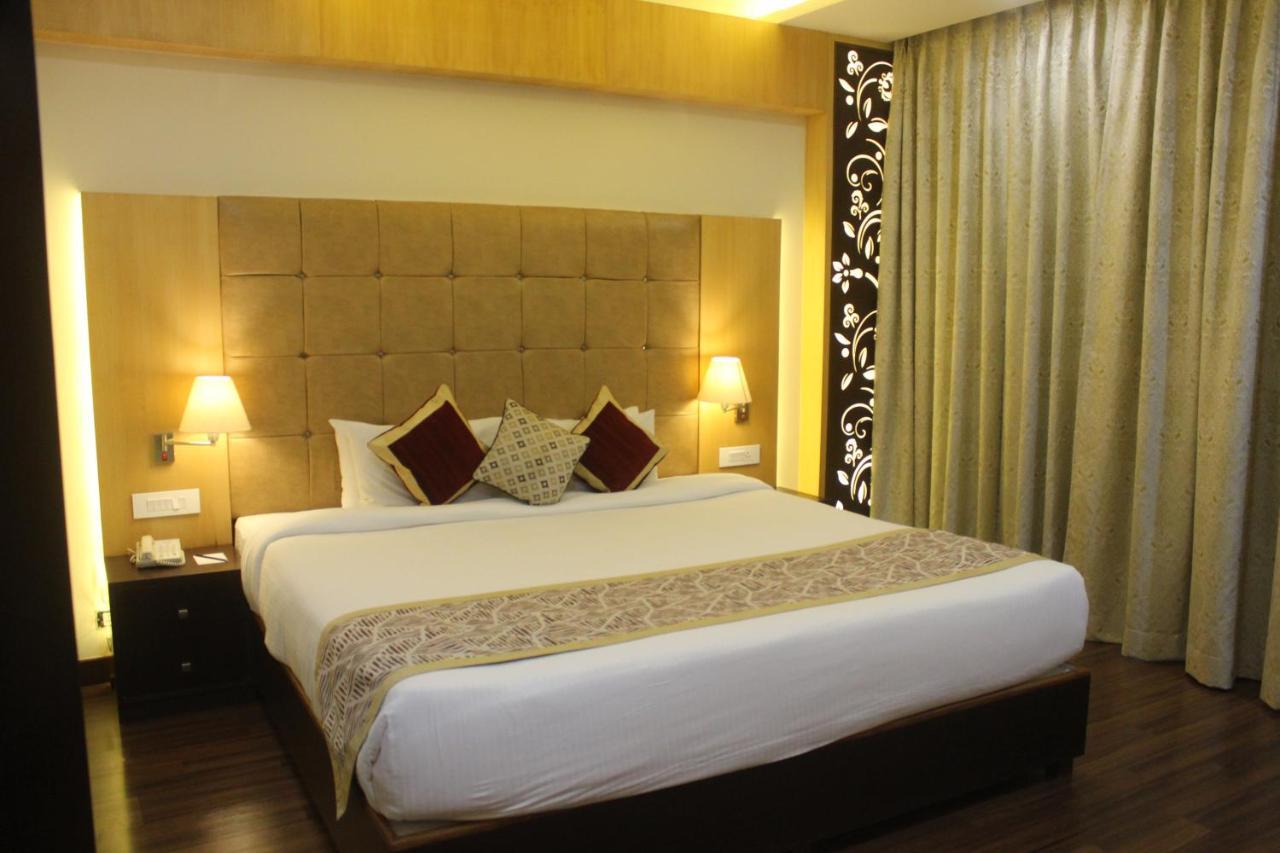 Ramada By Wyndham Varanasi Katesar Chandauli Exterior photo