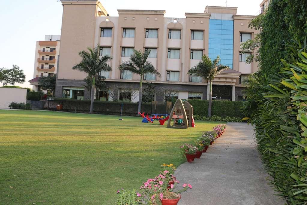 Ramada By Wyndham Varanasi Katesar Hotel Chandauli Facilities photo