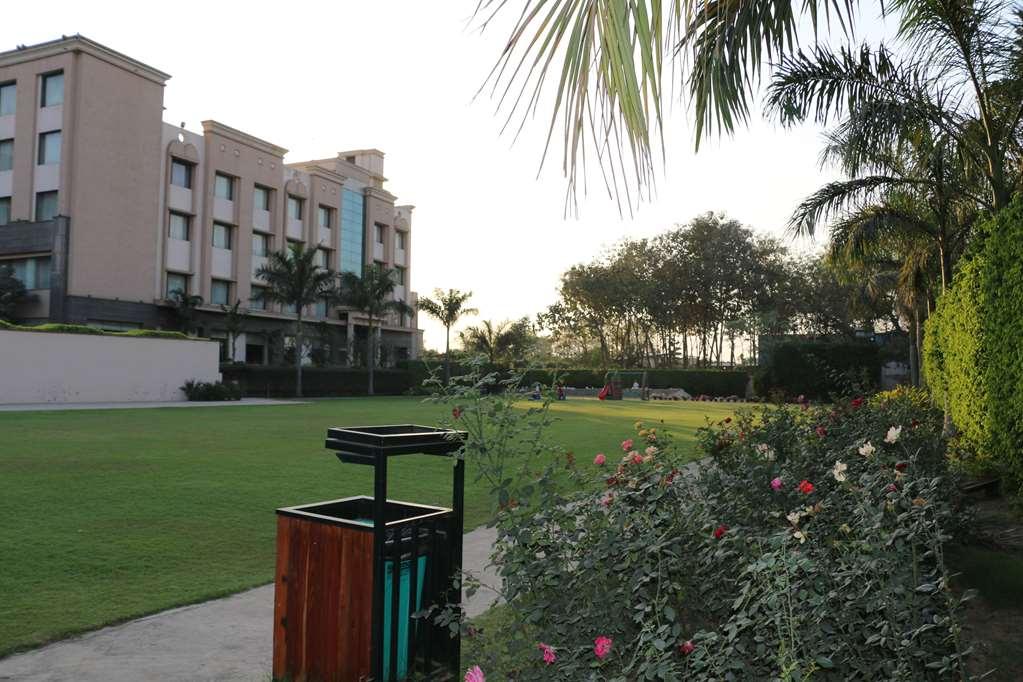 Ramada By Wyndham Varanasi Katesar Chandauli Facilities photo