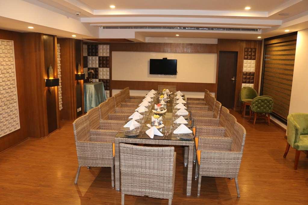 Ramada By Wyndham Varanasi Katesar Hotel Chandauli Facilities photo