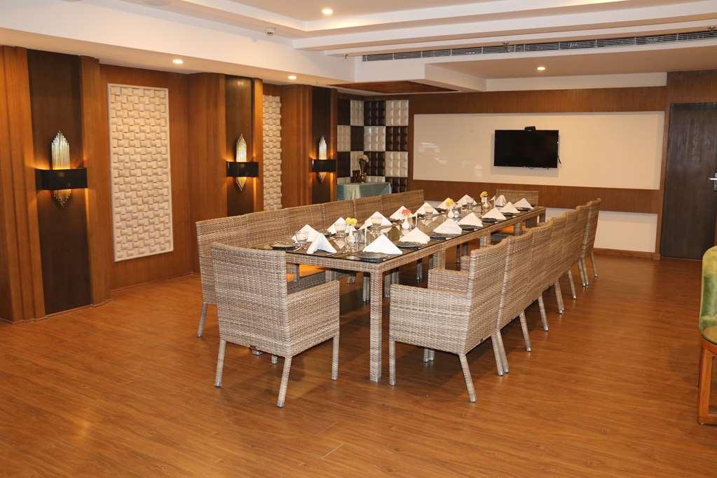 Ramada By Wyndham Varanasi Katesar Hotel Chandauli Facilities photo