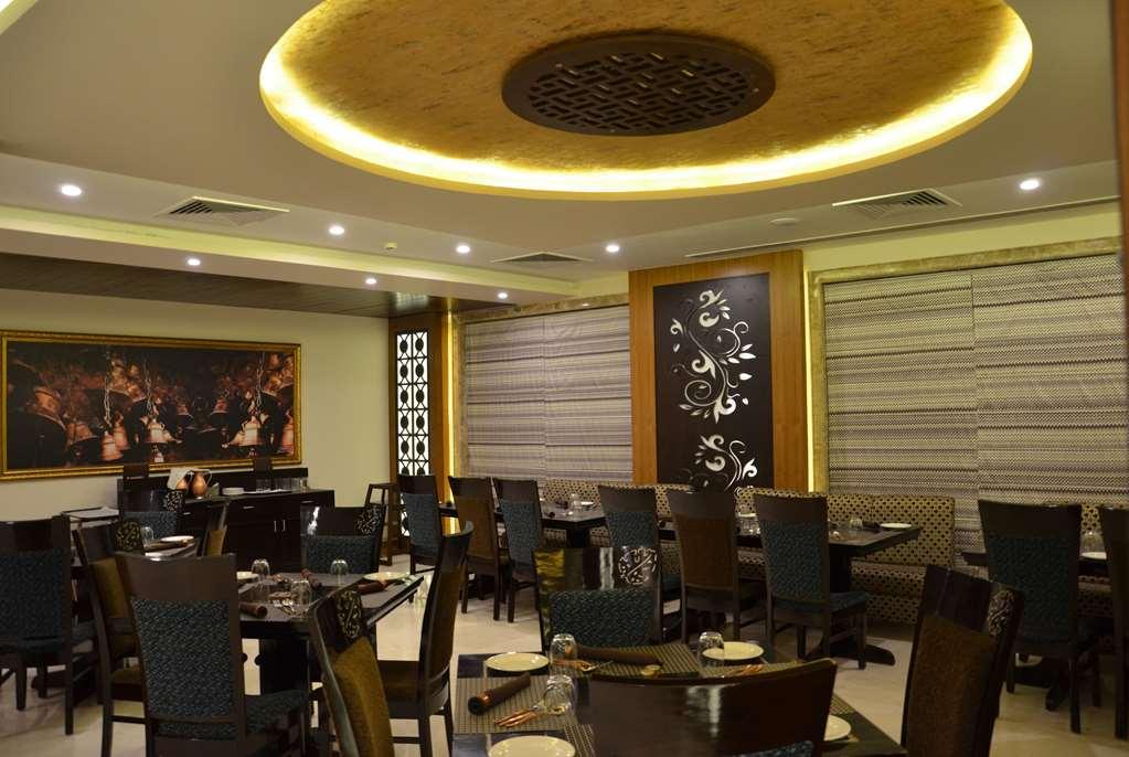 Ramada By Wyndham Varanasi Katesar Hotel Chandauli Restaurant photo