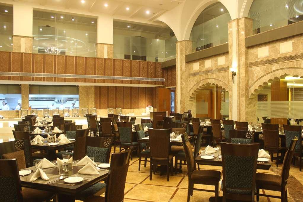 Ramada By Wyndham Varanasi Katesar Hotel Chandauli Restaurant photo