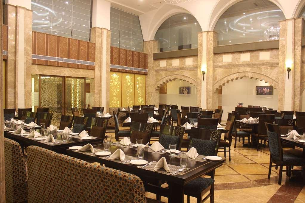 Ramada By Wyndham Varanasi Katesar Chandauli Restaurant photo