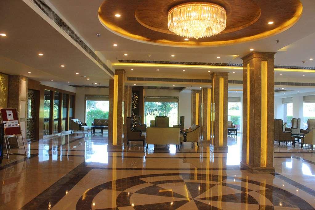 Ramada By Wyndham Varanasi Katesar Chandauli Interior photo