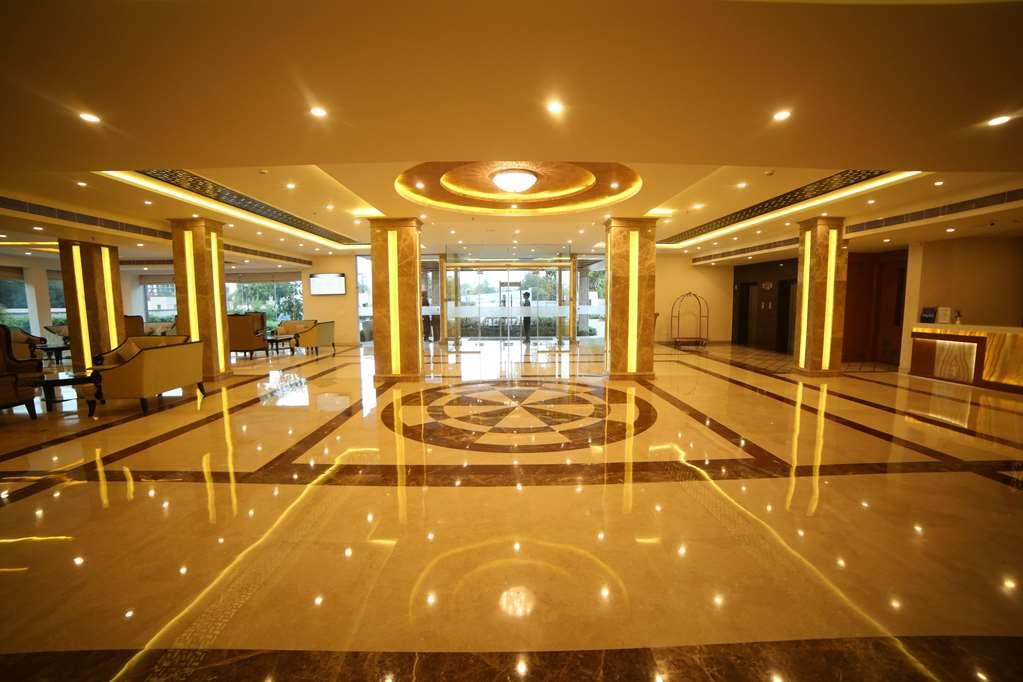 Ramada By Wyndham Varanasi Katesar Chandauli Interior photo